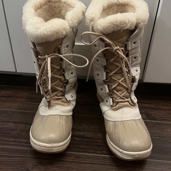 Sorel Winter Boots Like new - Picture 1 of 4